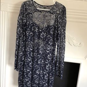 Lace express dress with back cut out